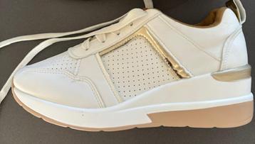 Witte sneackers maat 37 nog nieuw! beschikbaar voor biedingen
