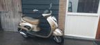 Zeer nette Benzhou scooter met lage km stand, Ophalen of Verzenden, Zo goed als nieuw, Benzine