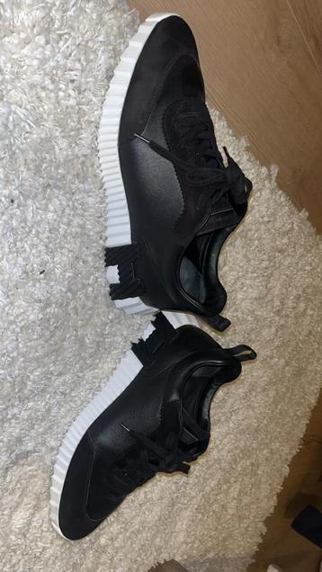 Hermes Sneaker beschikbaar voor biedingen