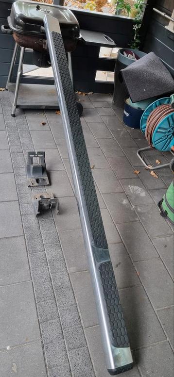 DODGE RAM Crew Cab Linker side bar 2012-2018 beschikbaar voor biedingen