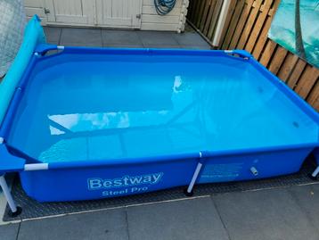 Zwembad beschikbaar voor biedingen