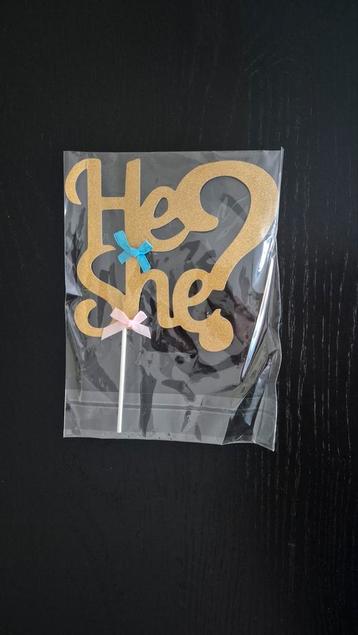 NIEUW! Taarttopper gender reveal goudkleurig He or She beschikbaar voor biedingen