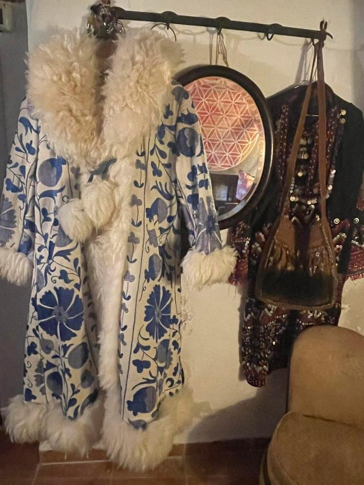 Suzani jas met bont lang  blauw/wit zazi style, Kleding | Dames, Jassen | Winter, Zo goed als nieuw, Blauw, Ophalen