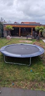 Trampoline met veiligheidsnet, Ophalen