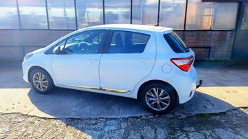 Toyota Yaris 1.5 Vvt-i 111pk 5D 2017 Wit beschikbaar voor biedingen
