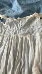 Antiek jurkje met veel gaatjes helaas, Antiek en Kunst, Antiek | Kleding en Accessoires, Ophalen of Verzenden, Kinderen