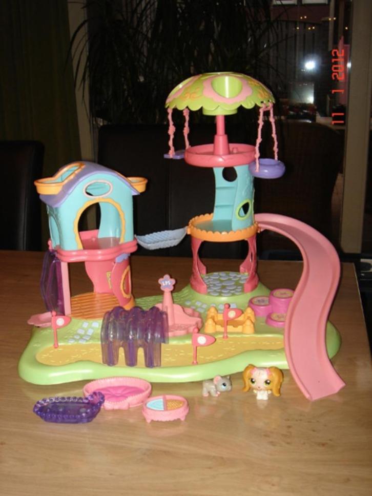 Littlest Petshop speel huis / speel tuin met vele extra's, Verzamelen, Poppetjes en Figuurtjes, Zo goed als nieuw, Ophalen of Verzenden