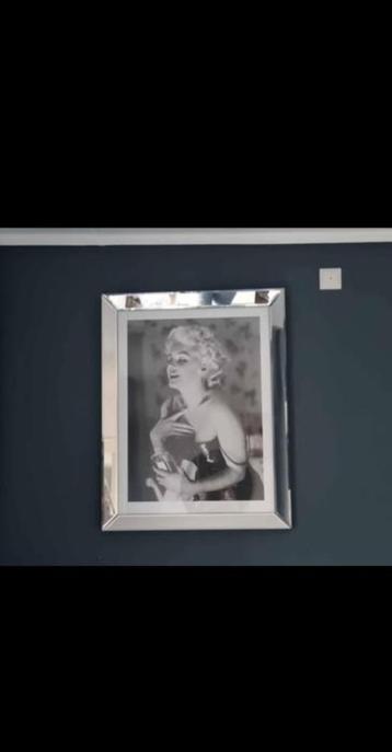 Spiegellijst beschikbaar voor biedingen