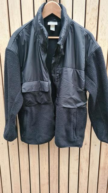 HM Sportjack mt L zwart - Duimgaten beschikbaar voor biedingen