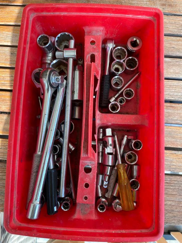 Gereedschapskist met diverse doppen en ratels, Doe-het-zelf en Verbouw, Gereedschap | Handgereedschap, Gebruikt, Ophalen