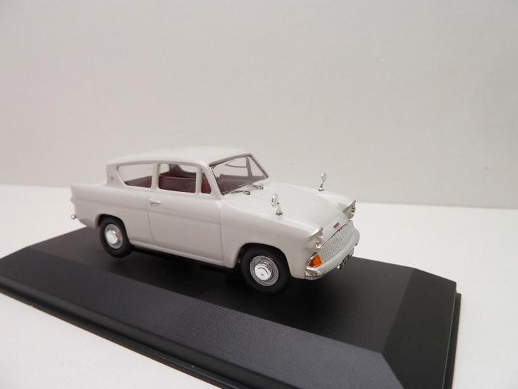 Ford Anglia   '' Vanguards  '', Hobby en Vrije tijd, Modelauto's | 1:43, Zo goed als nieuw, Auto, Vanguards, Ophalen of Verzenden