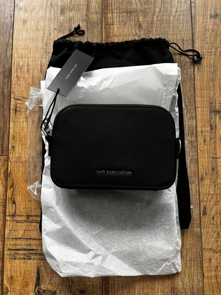 Don’t Waste Culture Leren Messenger Tas Zwart, Sieraden, Tassen en Uiterlijk, Tassen | Schoudertassen, Zo goed als nieuw, Overige merken