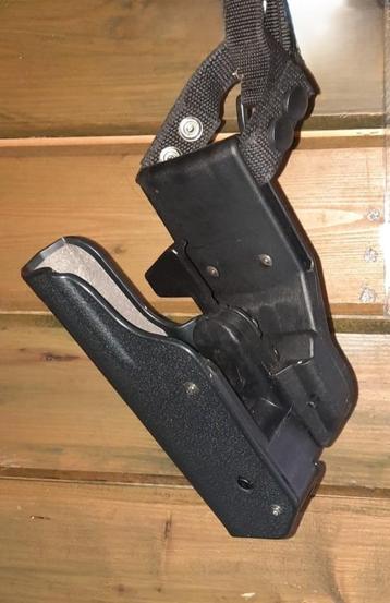 Holster left-handed beschikbaar voor biedingen