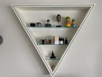 Design wand driehoek  beschikbaar voor biedingen