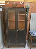 Vintage brocante vitrinekast / buffetkast, Ophalen, Studio Larilo, Met deur(en), Vintage