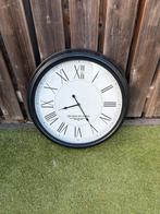 Leuke grote ronde klok, Ophalen of Verzenden, Gebruikt, Analoog, Wandklok