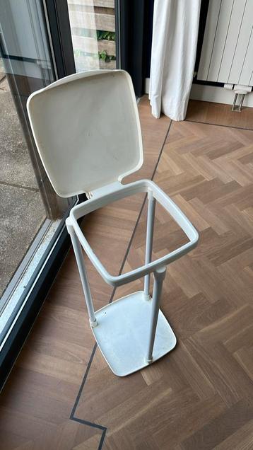 Prullenbak beschikbaar voor biedingen