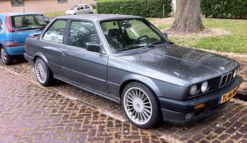 GEZOCHT: BMW E30 17 inch 4x100 4gaats velgen beschikbaar voor biedingen