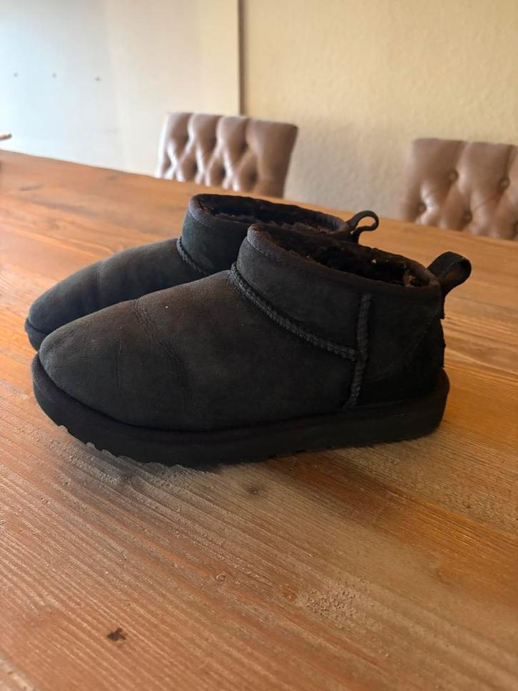 Originele zwarte Ugg ultra mini boots mt 38, Kleding | Dames, Schoenen, Zo goed als nieuw, Lage of Enkellaarzen, Zwart, Ophalen of Verzenden