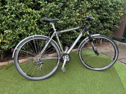 Sportieve fiets, Fietsen en Brommers, Fietsen | Heren | Sportfietsen en Toerfietsen, Gebruikt, Overige merken, Meer dan 20 versnellingen