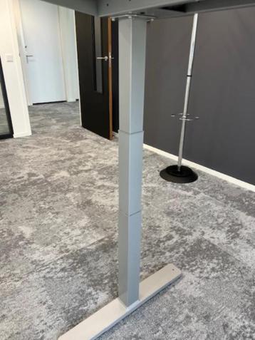 Kinnarps Zit-sta bureau met BachMann stopcontact, 6 stuks - afbeelding 8