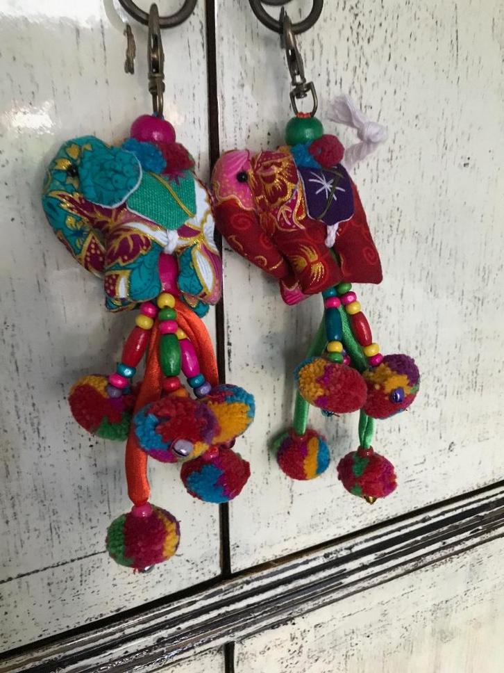 Thaise olifant geluk sleutelhanger handgemaakt kasthanger, Verzamelen, Sleutelhangers, Nieuw, Knuffel of Figuurtje, Ophalen of Verzenden