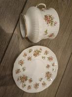 Vintage Royal Minster Fine Bone China theekop en schotelset, Antiek en Kunst, Ophalen of Verzenden