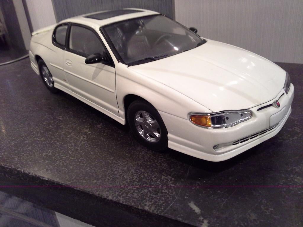 Sun Star 1:18 Chevrolet Monte Carlo SS 2000, Ophalen of Verzenden, Zo goed als nieuw, Sun Star