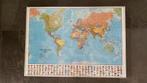 Poster wereldkaart ingelijst. 101 bij 71 cm, Verzamelen, Posters, Ophalen of Verzenden, A1 t/m A3, Rechthoekig Staand