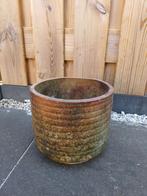 Retro Bloempot

Breedte 24 cm
Hoogte 20 cm, Rond, Ophalen of Verzenden, Zo goed als nieuw, Minder dan 25 cm