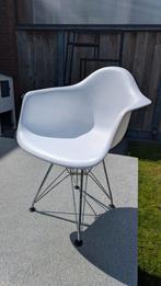 Eames Replica kinderstoel, Ophalen, Zo goed als nieuw, Wit, Eén