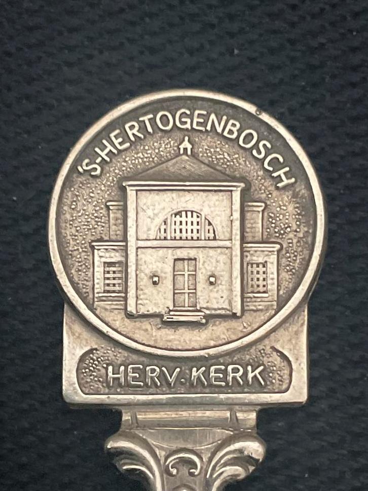 Lepeltje uit Den Bosch, Antiek en Kunst, Antiek | Bestek, Ophalen of Verzenden