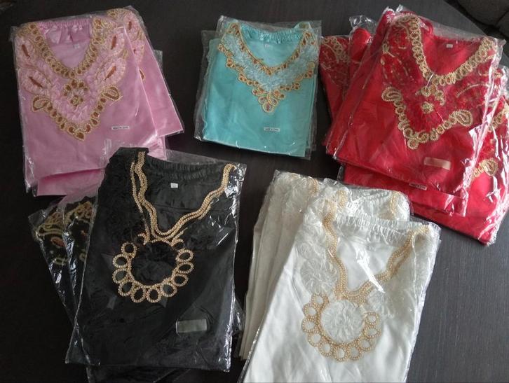 Partij Nachtkleding Sets (30 stuks) - Diverse Maten, Kleding | Dames, Ondergoed en Lingerie, Overige kleuren, Ophalen of Verzenden