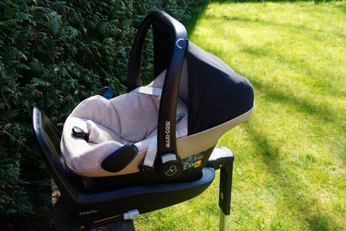 Maxi Cosi pebble plus + base 2 way fix, Kinderen en Baby's, Autostoeltjes, Zo goed als nieuw, Ophalen