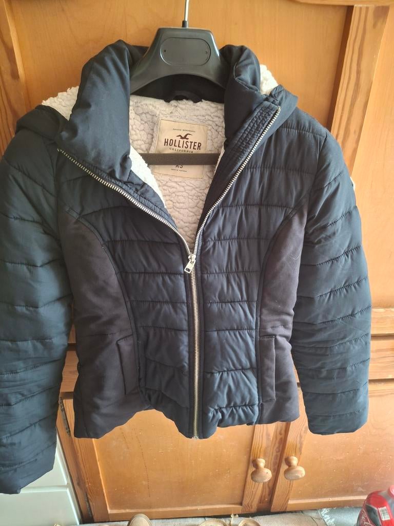 Hollister Winterjas - Maat XS - Blauw, Kleding | Dames, Jassen | Winter, Blauw, Ophalen of Verzenden, Zo goed als nieuw, Maat 34 (XS) of kleiner