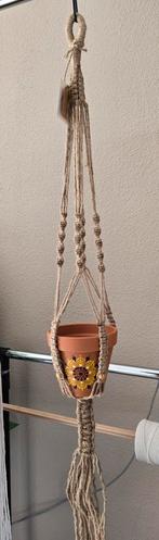 Zelfgemaakte macramé plantenhanger, Huis en Inrichting, Kamerplanten, Ophalen of Verzenden, Minder dan 100 cm