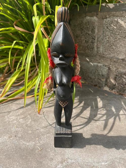 Afrikaans inheems handgesneden vruchtbaarheids sculptuur, Antiek en Kunst, Kunst | Beelden en Houtsnijwerken, Ophalen of Verzenden