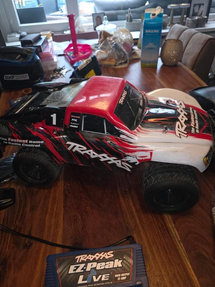 Traxxas RC Auto met Extra Onderdelen, Hobby en Vrije tijd, Modelbouw | Auto's en Voertuigen, Gebruikt, Auto, 1:32 tot 1:50, Ophalen