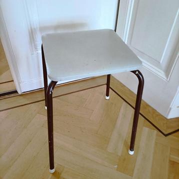 vintage krukje mid century retro jaren 50, 60 brocante kruk beschikbaar voor biedingen