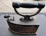 gietijzeren kolen strijkijzer, Antiek en Kunst, Antiek | Gereedschap en Instrumenten, Ophalen of Verzenden