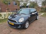 Mini 1.6 16V Cooper S 128KW AUT 2007 Zwart, Auto's, Zwart, 4 cilinders, 4 stoelen, Zwart