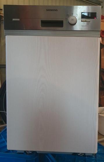 Siemens vaatwasser 45 cm. halfintegraal inbouw. 45cm breed  beschikbaar voor biedingen