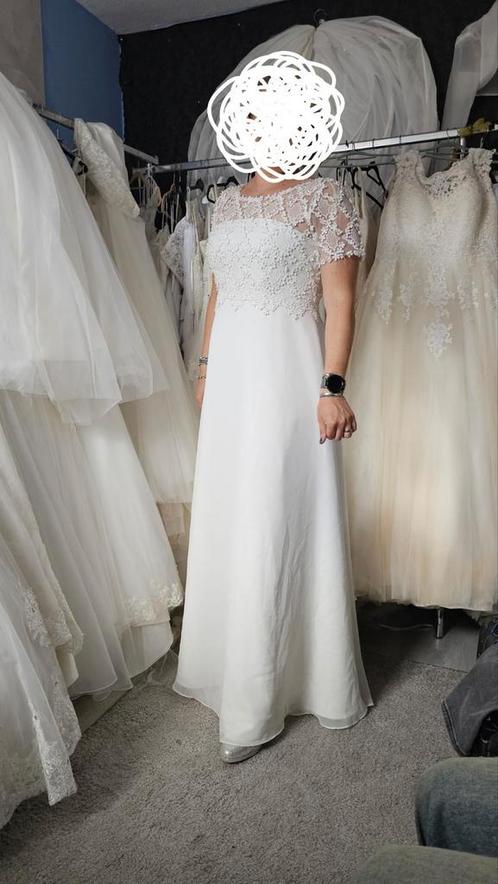 Nieuwe trouwjurk maat 42/44 kleur Ivoor, Kleding | Dames, Trouwkleding en Trouwaccessoires, Nieuw, Trouwjurk, Wit, Ophalen of Verzenden