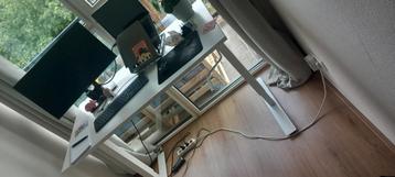 Skarsta white desk Ikea 