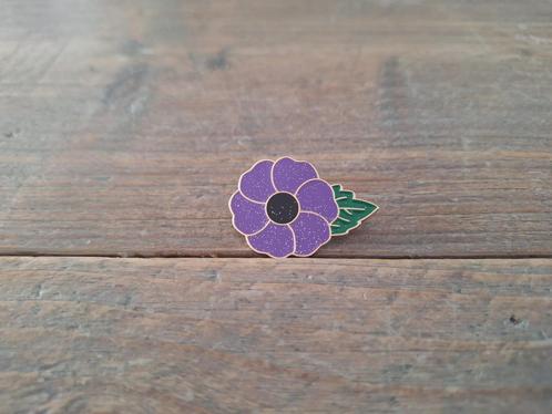 1 mooie speld van een paarse bloem te koop, Verzamelen, Speldjes, Pins en Buttons, Nieuw, Speldje of Pin, Overige onderwerpen