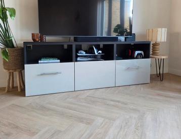 Ikea Bestå tv meubel beschikbaar voor biedingen