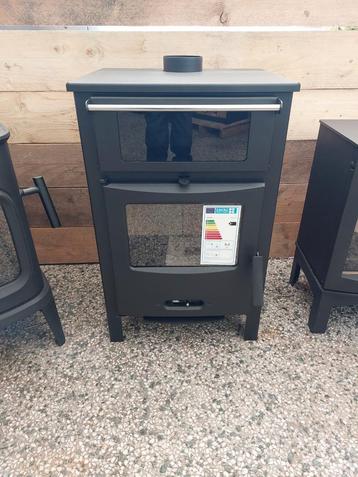 Houtkachel terras kachel. Buitenhaard.  beschikbaar voor biedingen
