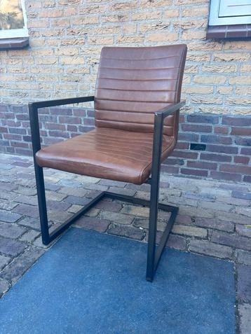 Gratis 6 Industriële Stoelen Gebruikssporen - Herstofferen? beschikbaar voor biedingen