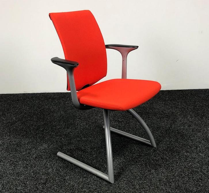 HAG H05 Vergaderstoel - Oranje 21869, Huis en Inrichting, Stoelen, Gebruikt, Eén, Overige kleuren, Ophalen