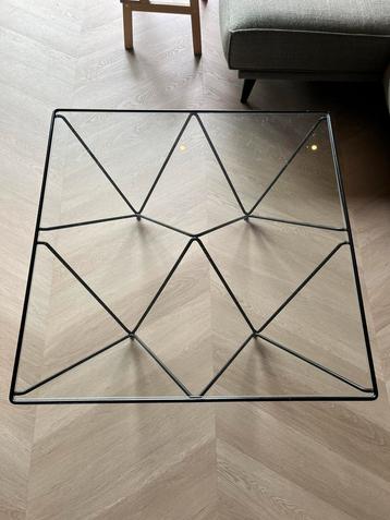 Glazen salontafel beschikbaar voor biedingen